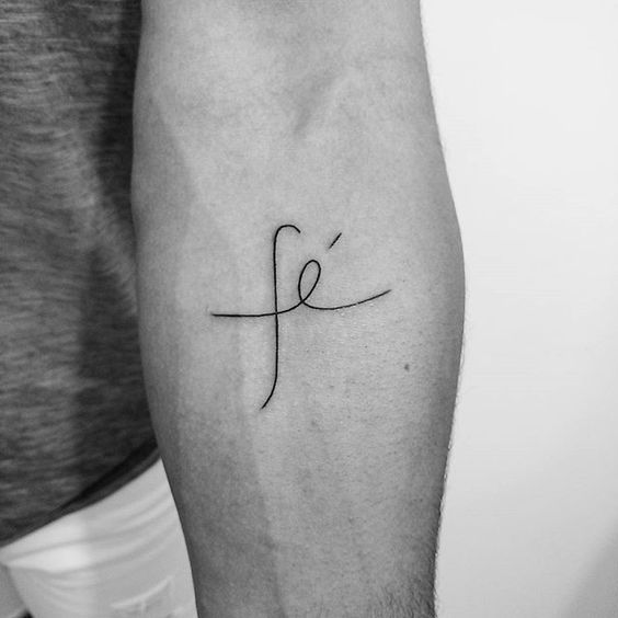 tatuagem masculina de fé 
